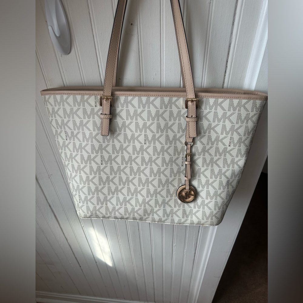 Authentic Michael Kors Tote Bsg